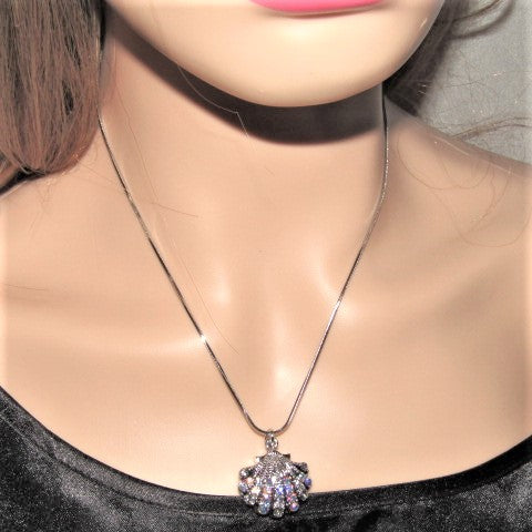 Beautiful Rhinestone Shell Necklace