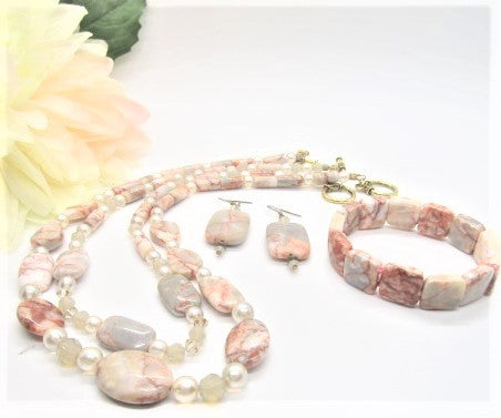 Perfect Peachy Sweet Necklace Set
